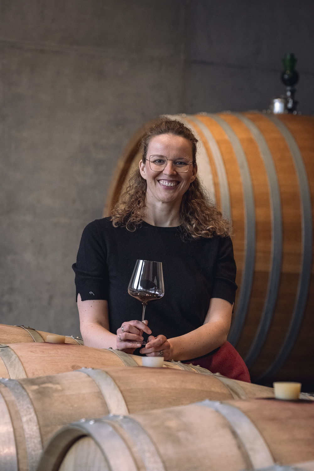 Franziska Hübsch von Weinfimmel im Weinkeller